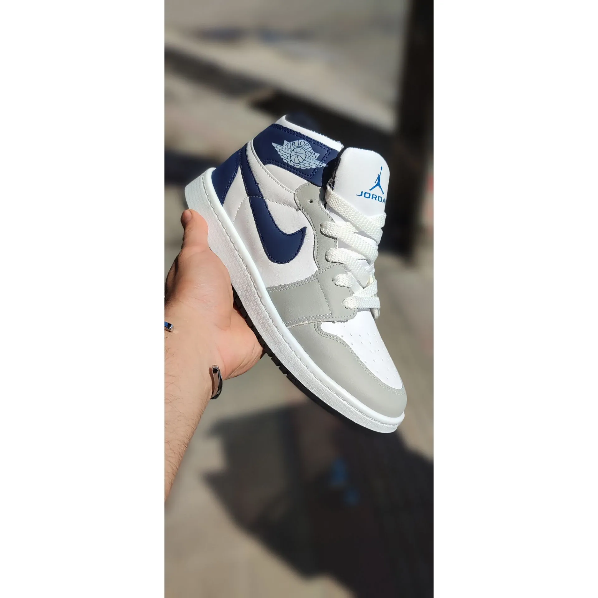 کفش اسپرت مردانه نایک جردن ساق دار سفید سورمه ای دور دوز